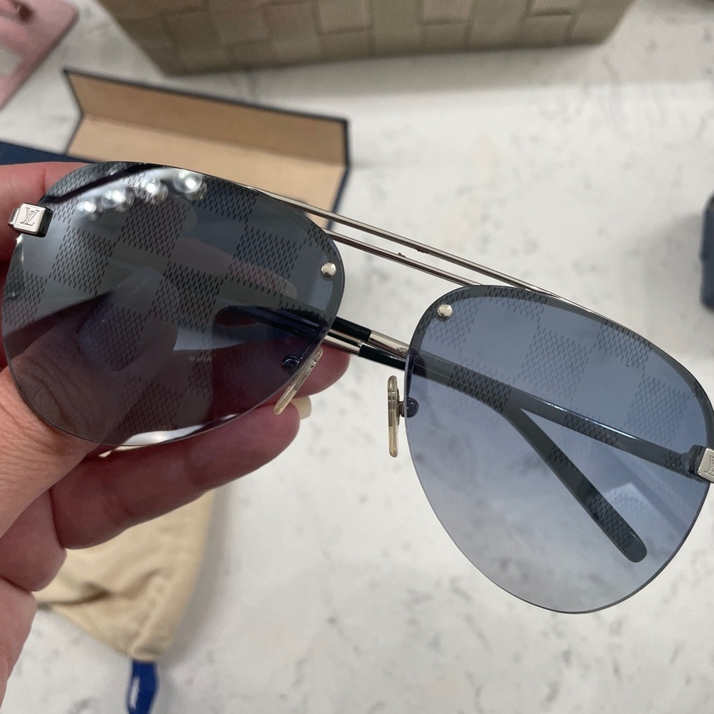 Louis Vuitton Black and Silver Men's Glasses